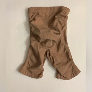 SKIMS Womens Intimates Sculpting Mid Thigh Maternity Short Size L/XL Sienna NWOT